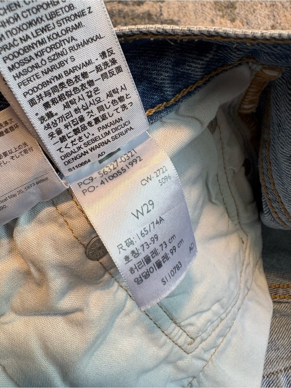 Levi's 501° Original Fit High-Rise
Women's Jean Shorts - Quiet Riot 29 - Picture 9 of 10